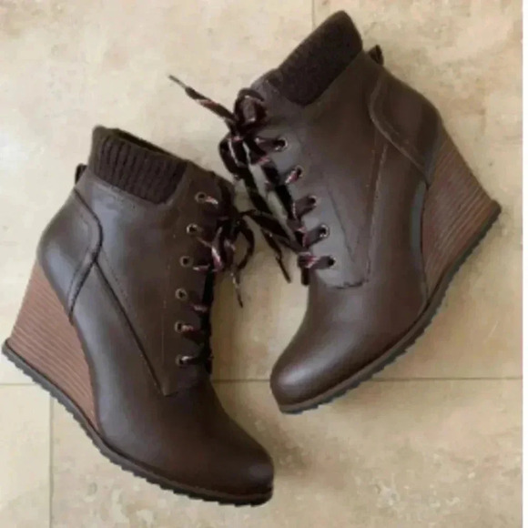 Women's NEW Nautica Brand Wedge Bootie Brown Size 11 .5 - Picture 3 of 7